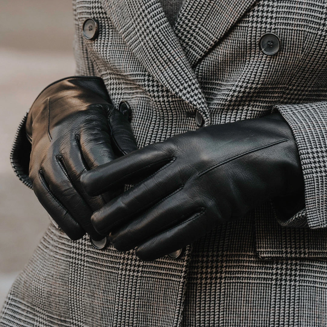 Fratelli Orsini Women's Gloves Francesca (black) - Lambskin Leather Gloves With White Fur Lining Fratelli Orsini Women's Gloves Francesca (black) - Lambskin Leather Gloves With White Fur Lining